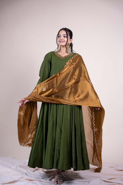 Mehndi Riwaayat Anarkali With Golden Duppta