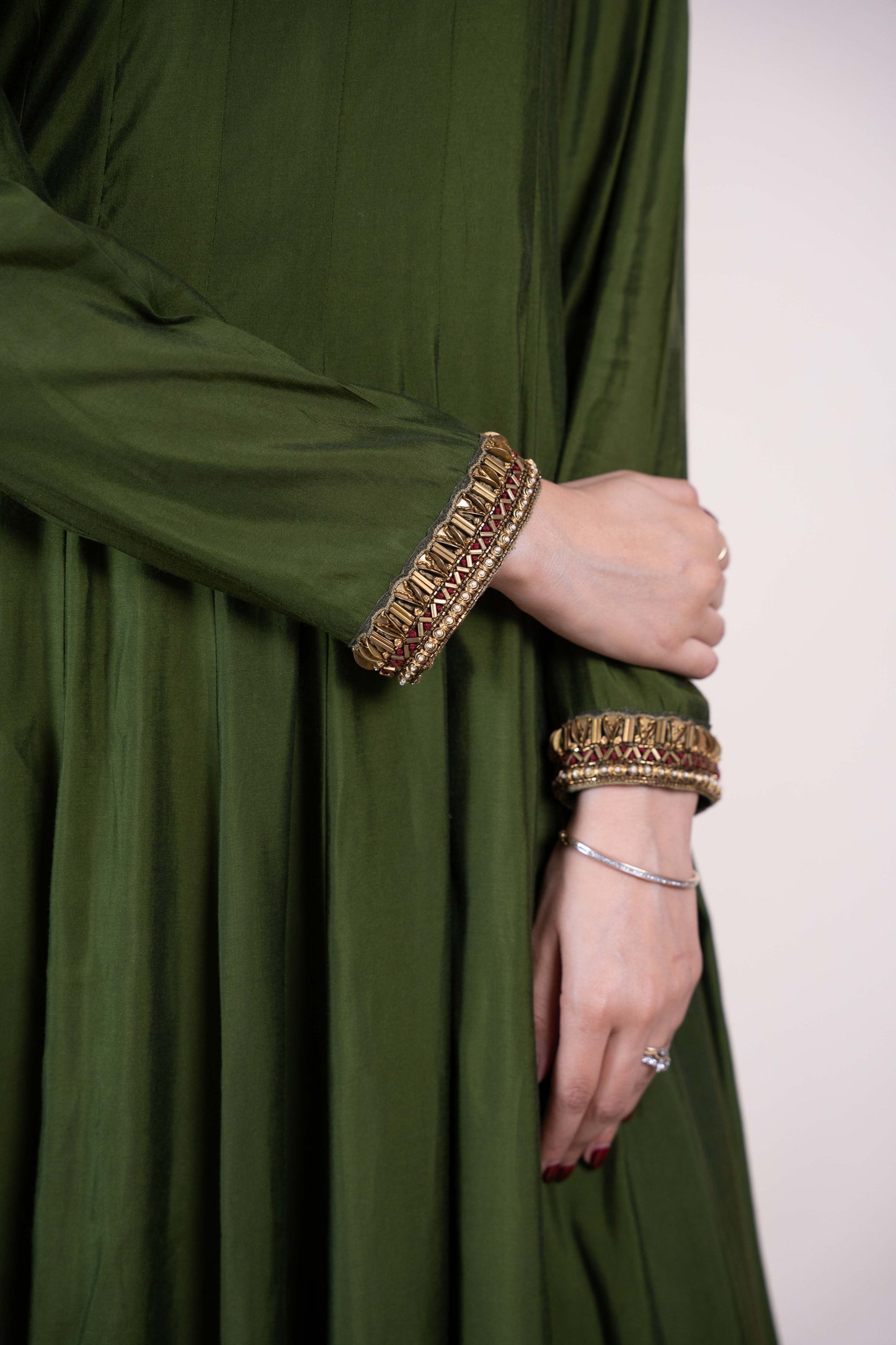 Mehndi Riwaayat Anarkali With Golden Duppta